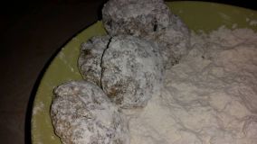 melitzanokeftedes-me-sos-giaourtiou1.jpg