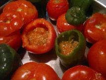 domates-kai-piperies-gemistes-me-ryzi3.jpg