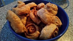 sfoliatakia-me-mpeikon-kai-turi.jpg
